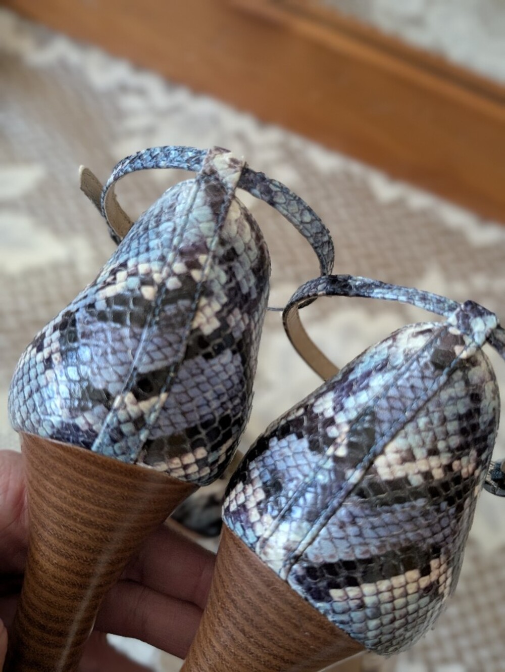 Johnston & Murphy Women's Size 7.5M Ankle-Strap Peep-Toe Heels in Snake Print - Picture 12 of 14